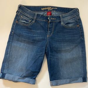 Arizona Jean shorts Size 7.